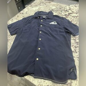 Size L men’s Surfside Supply super soft button up short sleeve shirt